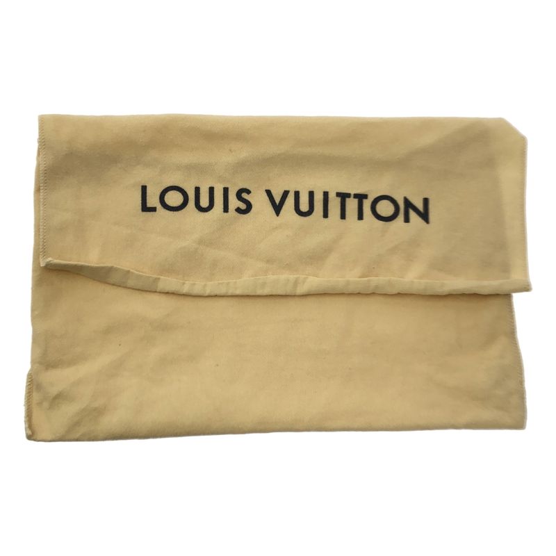 Louis Vuitton M30351 Taiga Soft Trunk Leather Chain Shoulder Bag - Black - Women