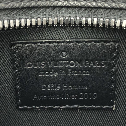 Louis Vuitton M30351 Taiga Soft Trunk Leather Chain Shoulder Bag - Black - Women