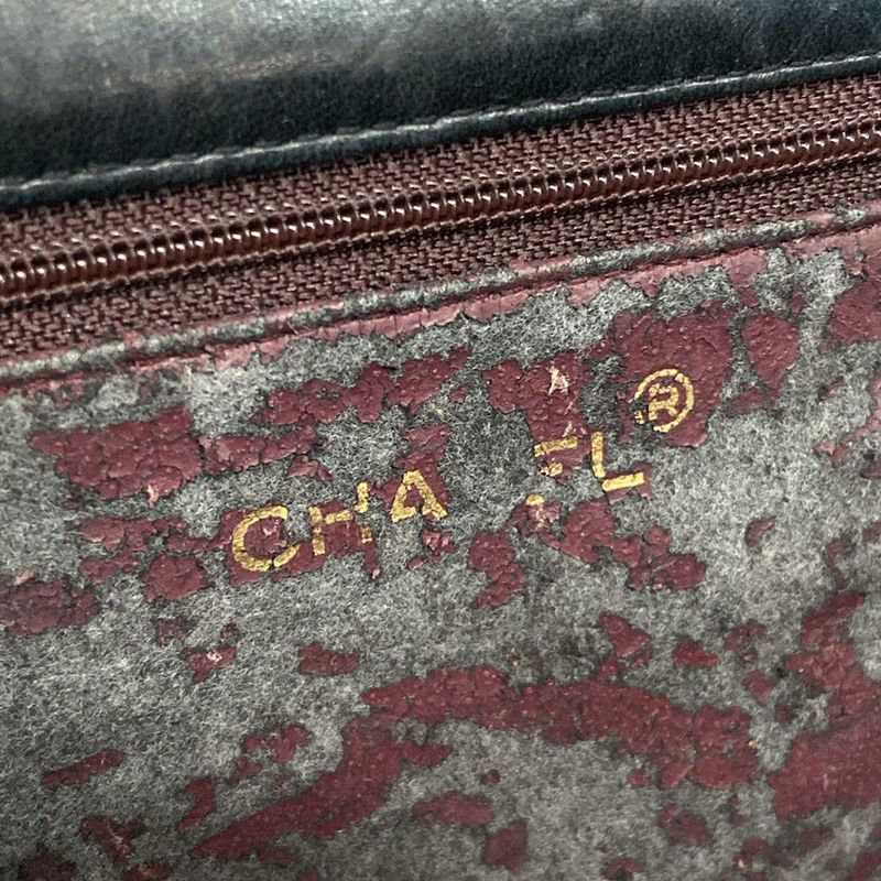 Chanel Shoulder Bag Matelasse Dark Navy Gold Hardware Chain Shoulder Push Lock