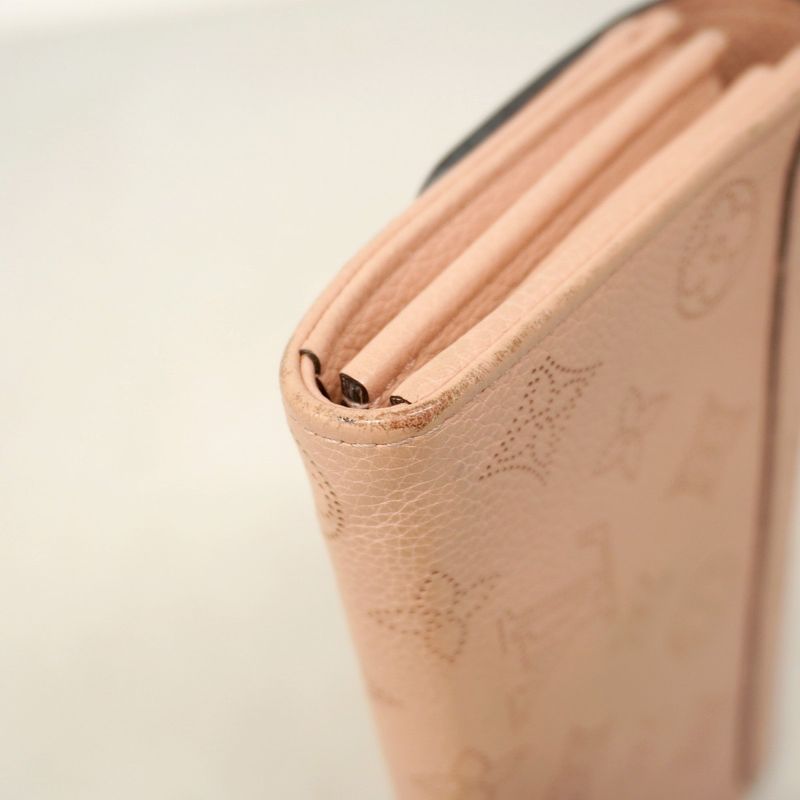 Louis Vuitton Mahina Portefeuille Sarah M60145 Magnolia Women's Long Wallet