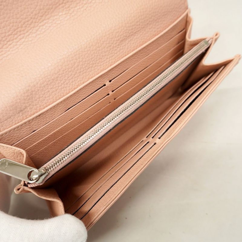 Louis Vuitton Mahina Portefeuille Sarah M60145 Magnolia Women's Long Wallet