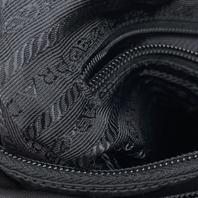 Prada Logo Plate Shoulder Bag Shoulder Crossbody Shoulder Bag Nylon Nero