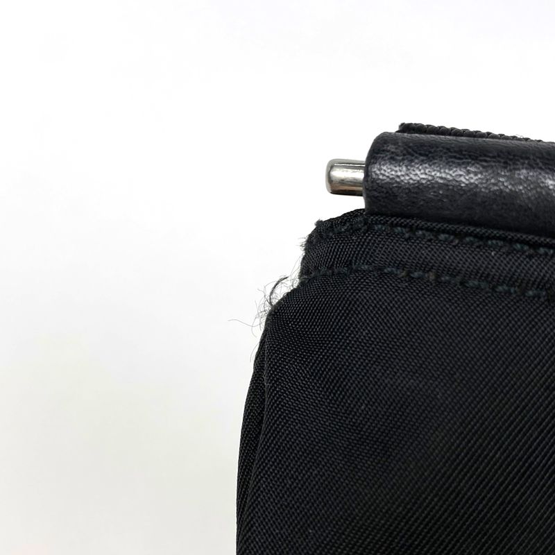 Prada Logo Plate Shoulder Bag Crossbody Mini Shoulder Bag Nylon Nero (Black)