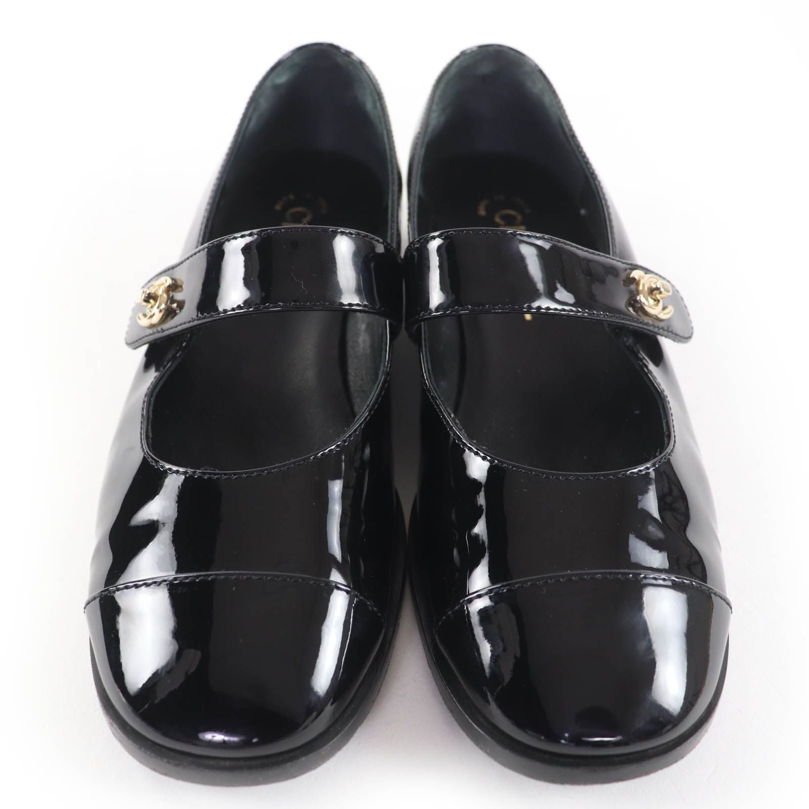 Excellent Condition Chanel G45280 Mary Jane Coco Mark Turnlock Patent