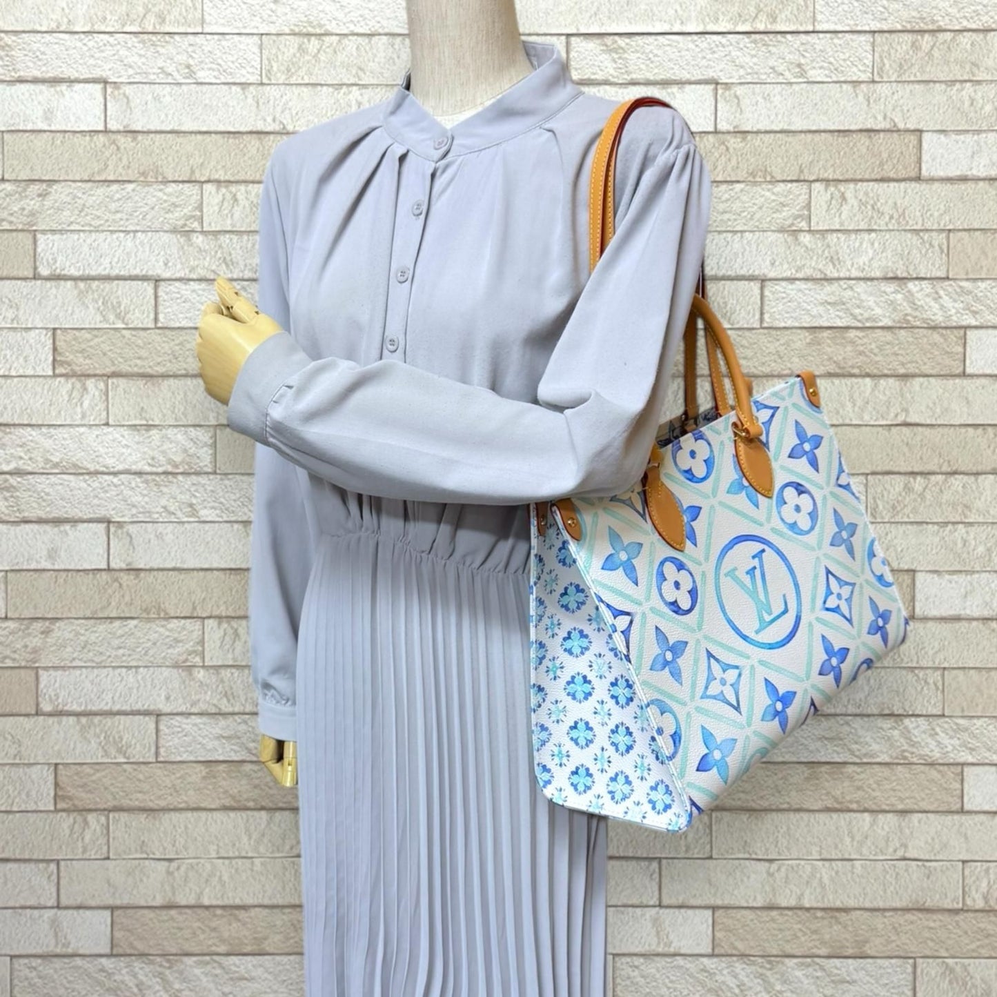 Louis Vuitton on the Go MM Lvmonogram Tile Shoulder Bag PVC M11262 Blue Ladies