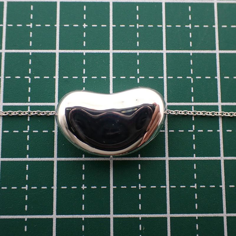 Tiffany & Co 925 Bean Pendant Necklace j107-8