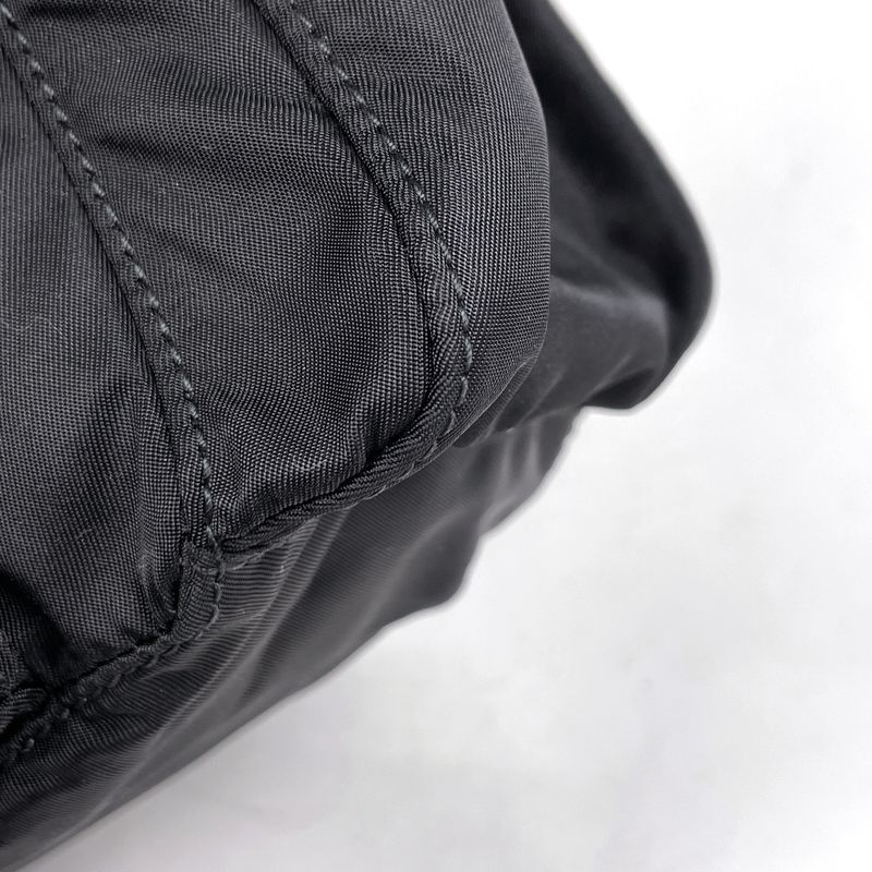 Prada Logo Plate Shoulder Bag Crossbody Shoulder Bag Nylon Nero (Black) Women