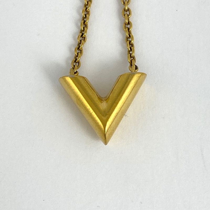Louis Vuitton Escential V Necklace Logo Necklace GP Gold Ladies