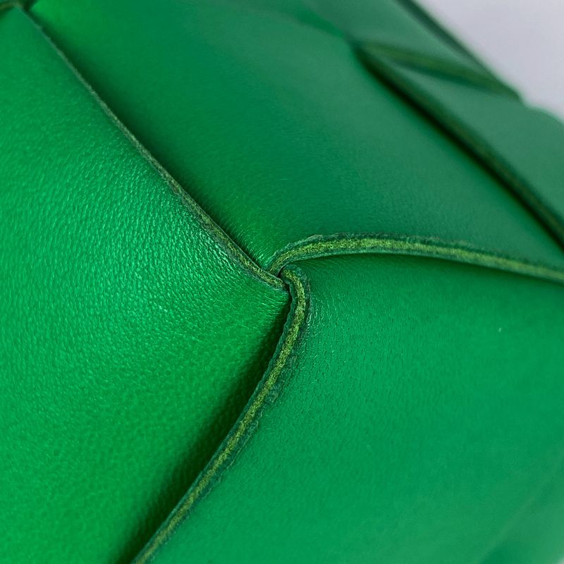 Bottega Veneta Veneta Cassette Shoulder Bag Mini Bag Maxi Intrecciato Shoulder