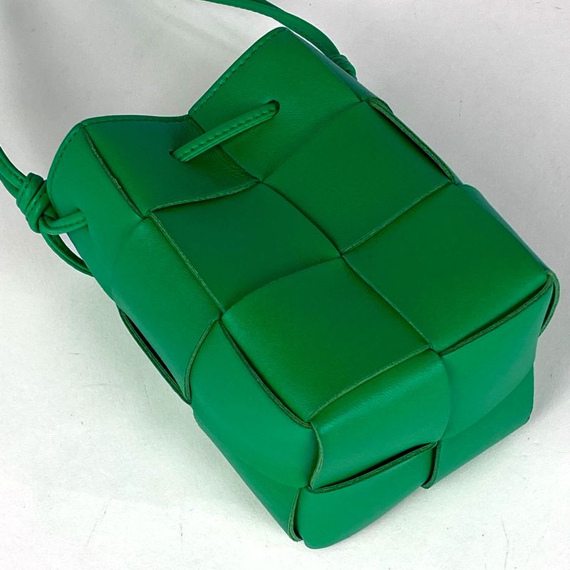 Bottega Veneta Veneta Cassette Shoulder Bag Mini Bag Maxi Intrecciato Shoulder