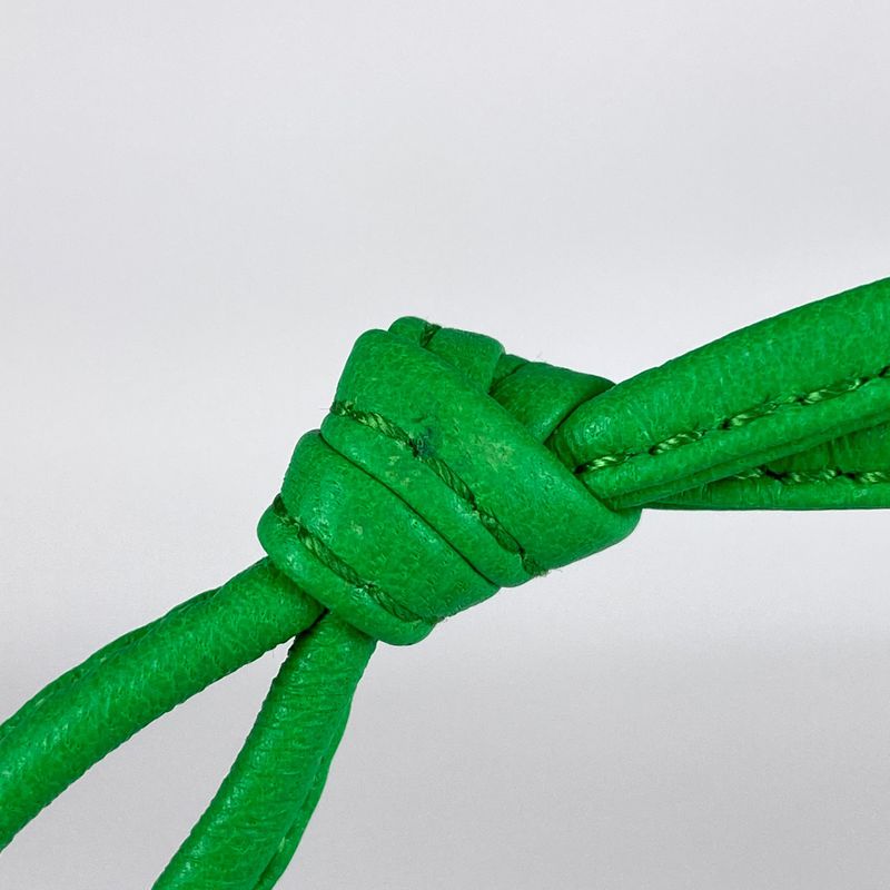 Bottega Veneta Veneta Cassette Shoulder Bag Mini Bag Maxi Intrecciato Shoulder