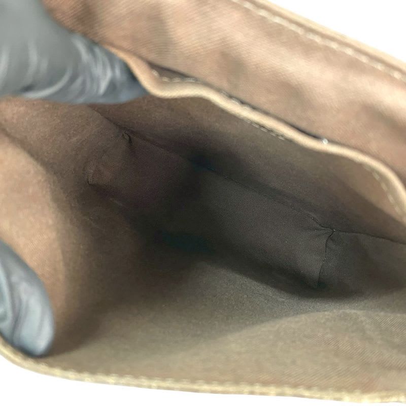 Louis Vuitton Luca Taiga Leather Shoulder Bag Pochette Sacoche
