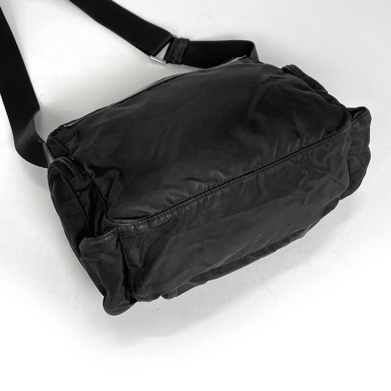 Prada Logo Plate Shoulder Bag Crossbody Shoulder Bag Nylon Nero (Black) Women