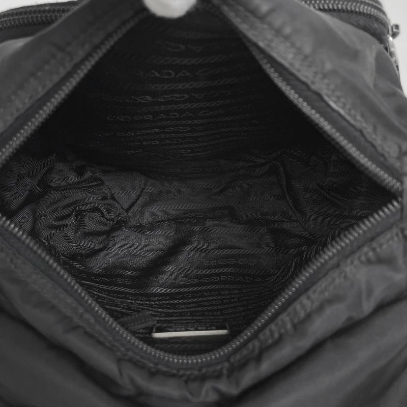 Prada Logo Plate Shoulder Bag Crossbody Shoulder Bag Nylon Nero (Black) Women