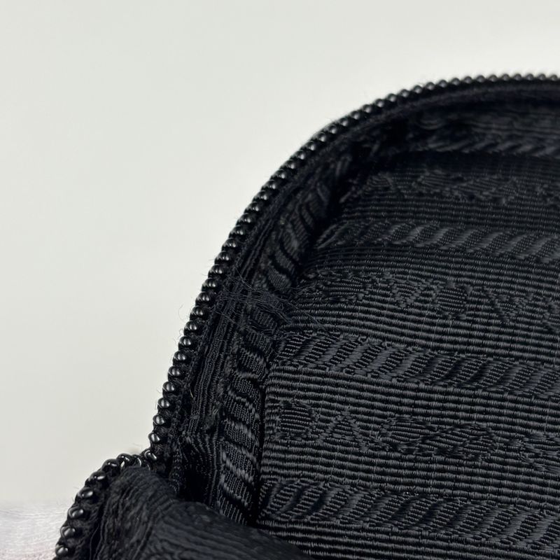 Prada Logo Plate Waist Bag Body Bag Body Bag Nylon Nero (Black) Women