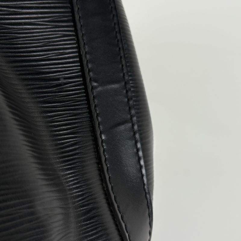 Louis Vuitton Noe One Shoulder Draw String Shape Shoulder Bag Epi Noir Black