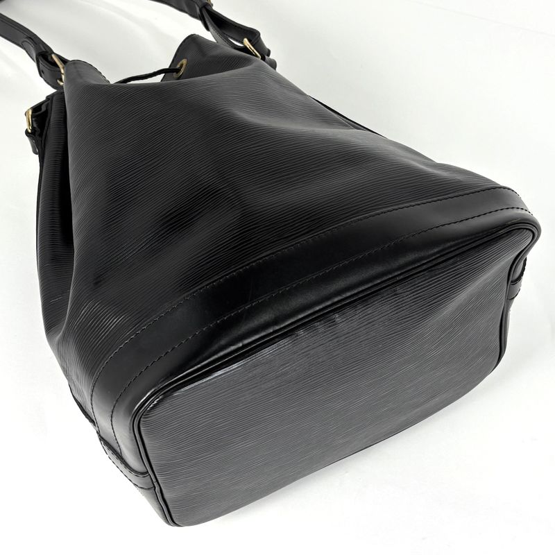 Louis Vuitton Noe One Shoulder Draw String Shape Shoulder Bag Epi Noir Black