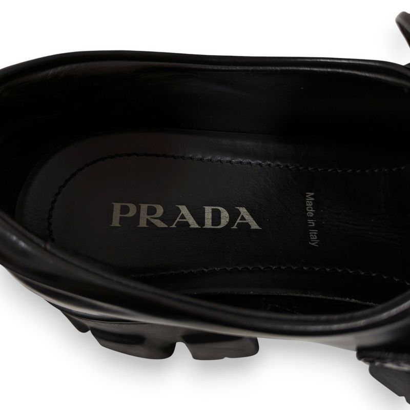 Good Prada Monolith Brushed Leather Pointed Toe Loafers Size 38 Approx 25cm