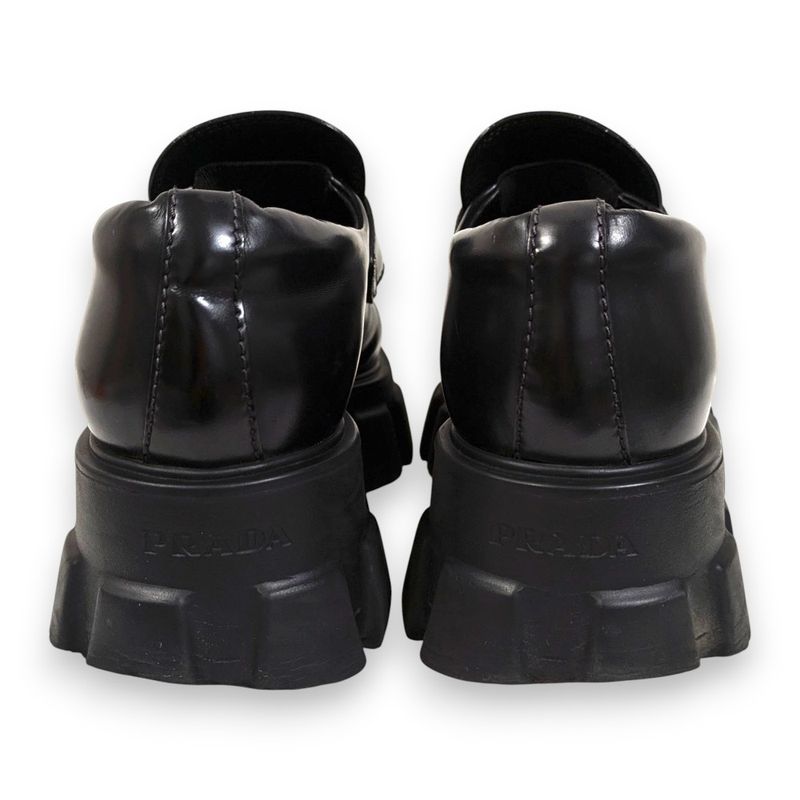 Good Prada Monolith Brushed Leather Pointed Toe Loafers Size 38 Approx 25cm