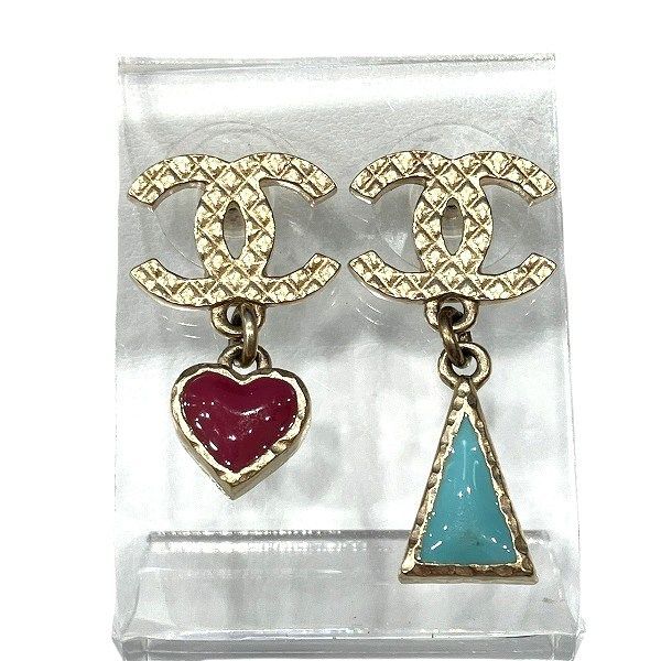 Chanel Matelasse Cocomark A17p Heart Triangle Gold Brand Accessories Earrings