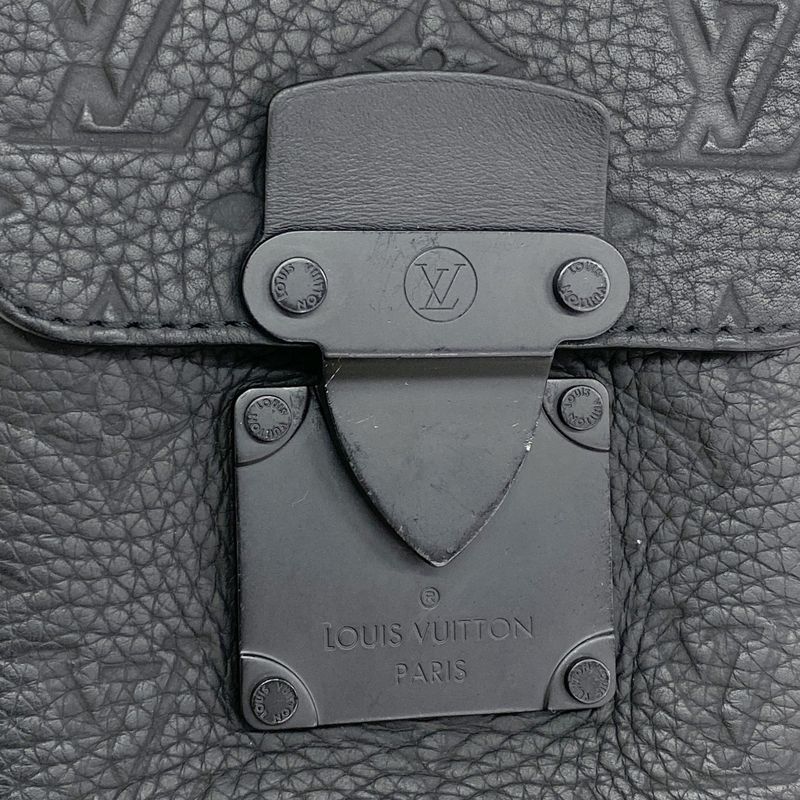 Louis Vuitton Monogram Taurillon S-lock Vertical Wearable Wallet M81524 Noir