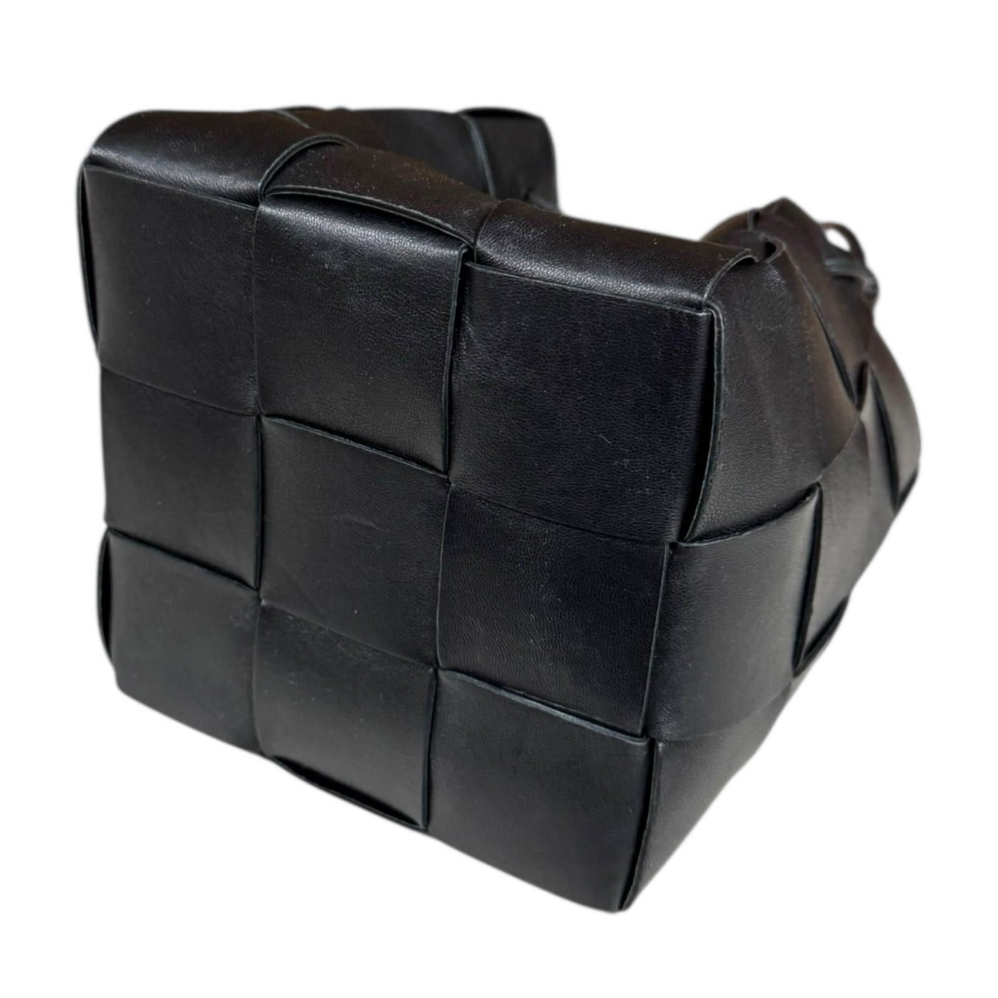 Bottega Veneta Small Cassette Bucket Bag Maxi Intrecciato Shoulder Bag Leather