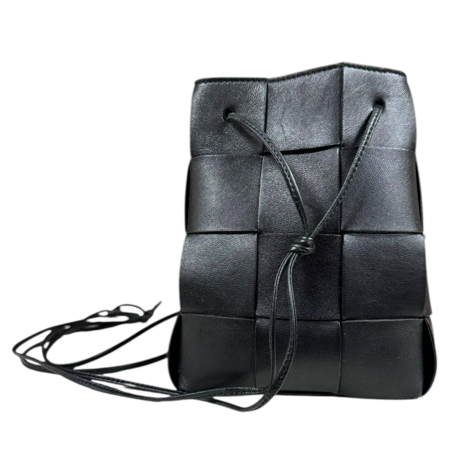 Bottega Veneta Small Cassette Bucket Bag Maxi Intrecciato Shoulder Bag Leather