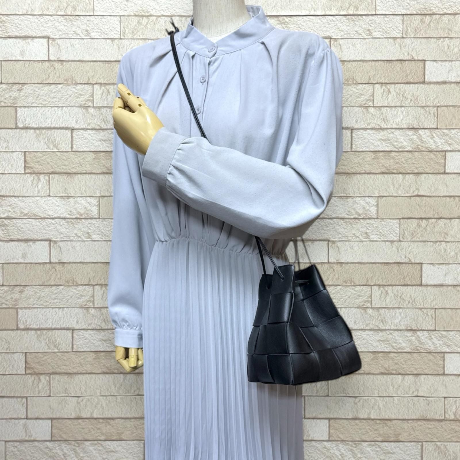 Bottega Veneta Small Cassette Bucket Bag Maxi Intrecciato Shoulder Bag Leather