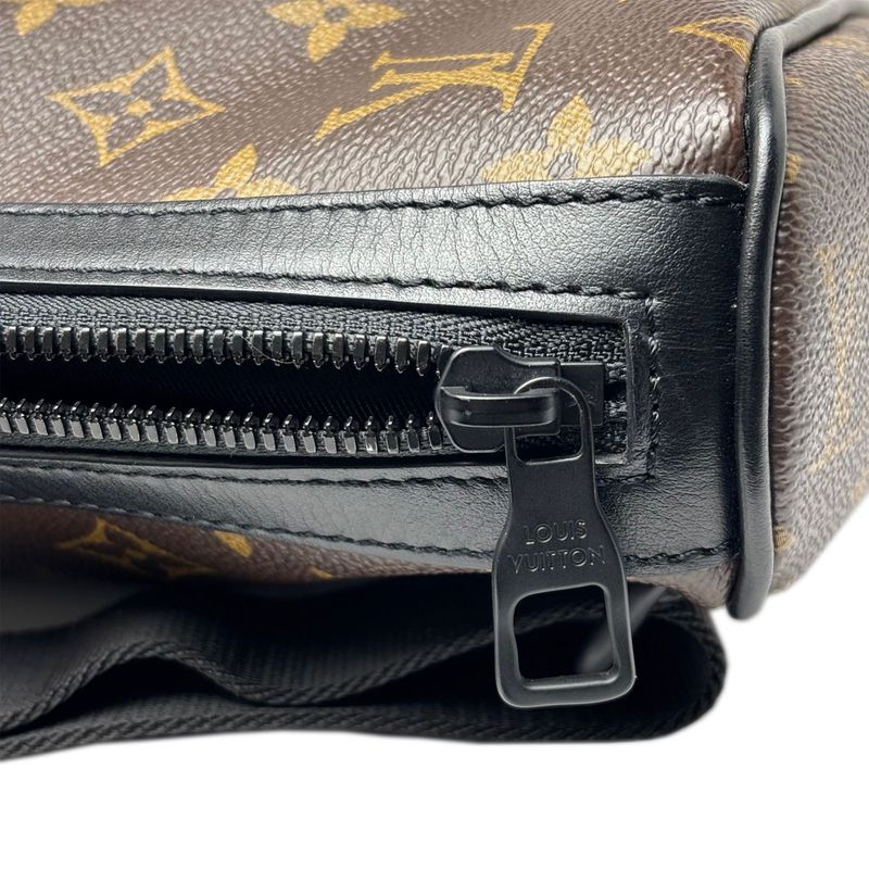 Louis Vuitton Shoulder Bag Monogram Chokes