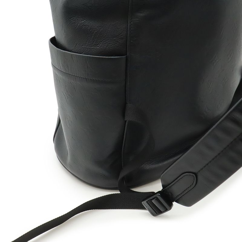 Louis Vuitton Monogram Shadow Chalk Backpack Sac Leather Noir Black Men M44614