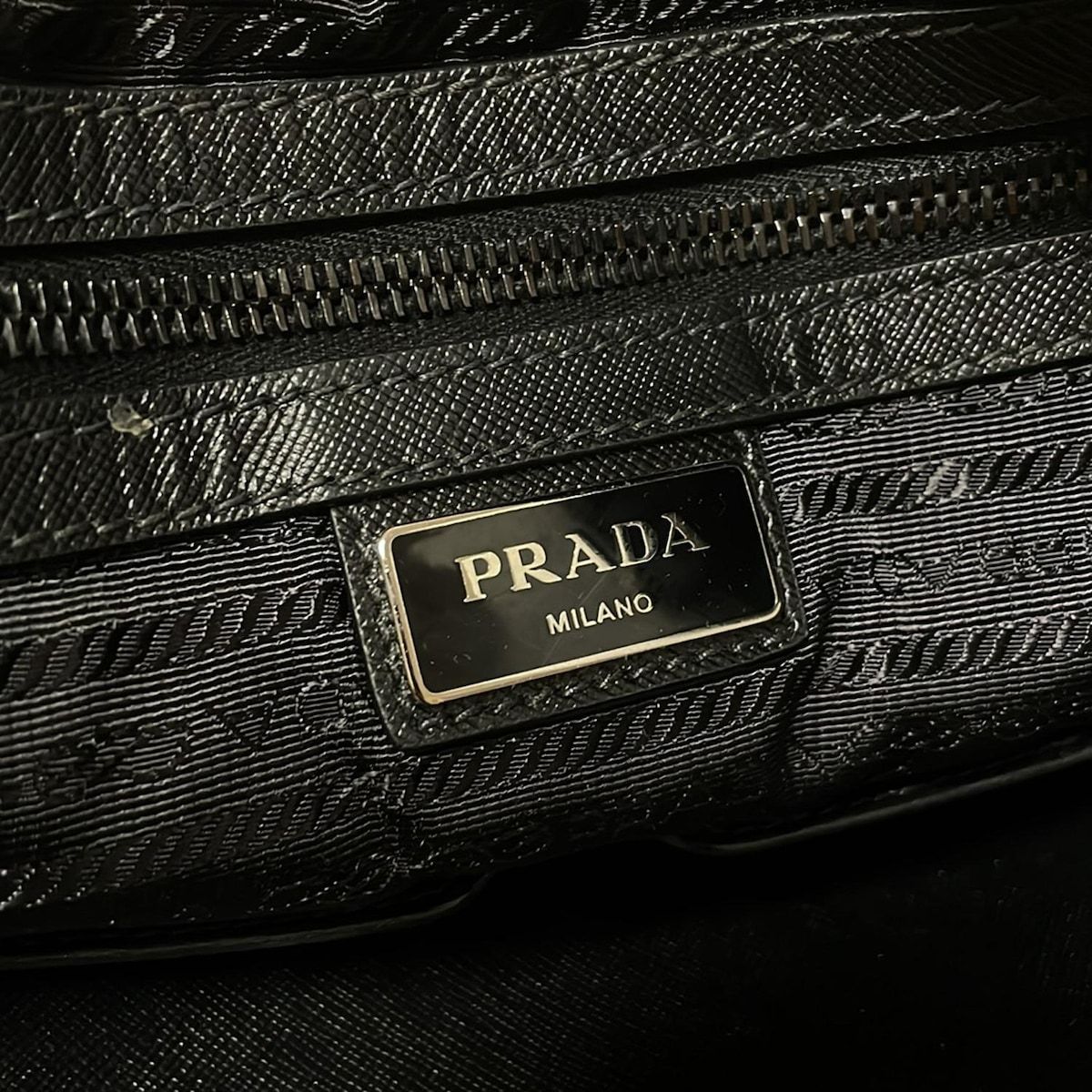 Prada Business Bag - Va1030 Black Main Item No Lock Leather