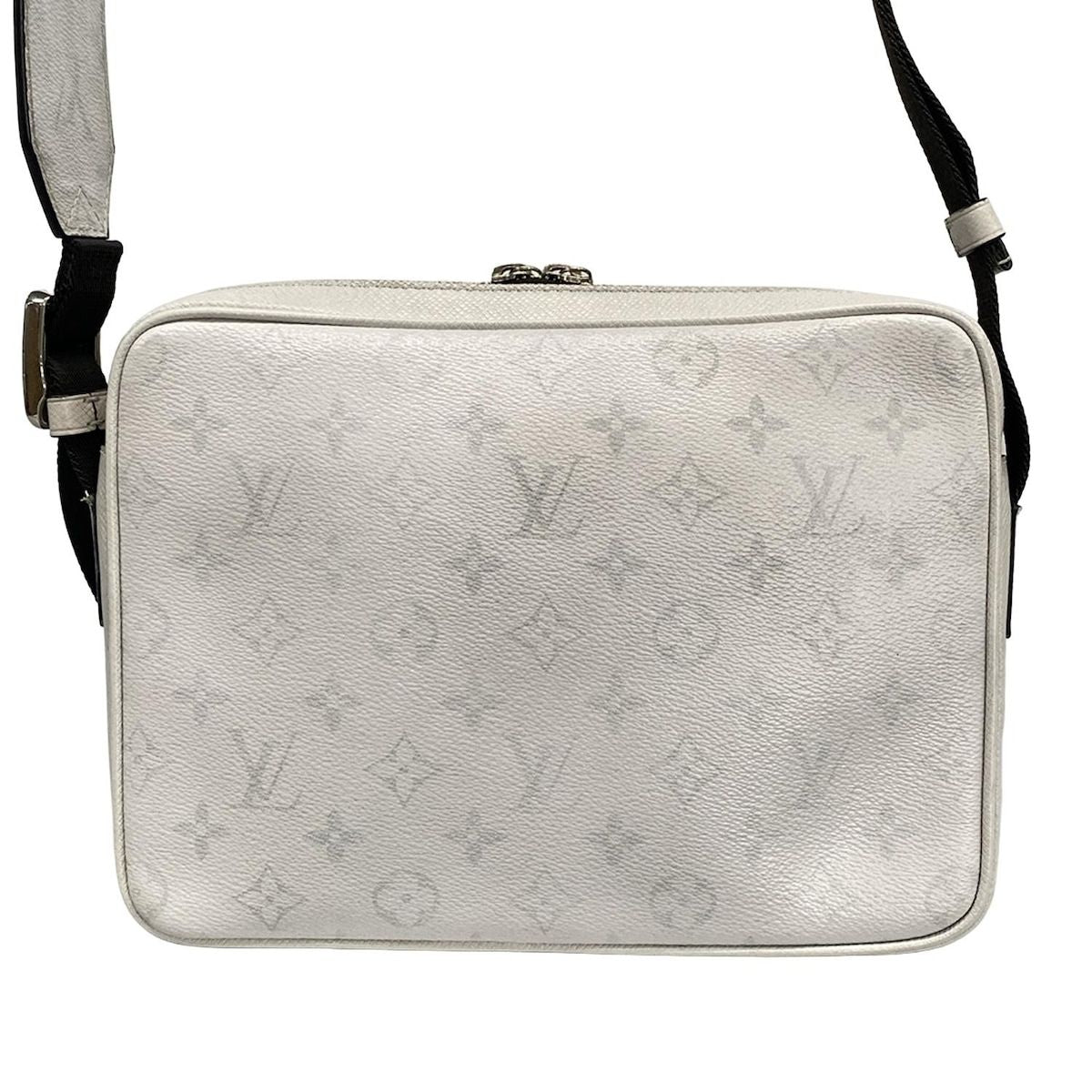 Louis Vuitton Shoulder Bag Taigarama Outdoor Messenger PM M30243 Antarctica