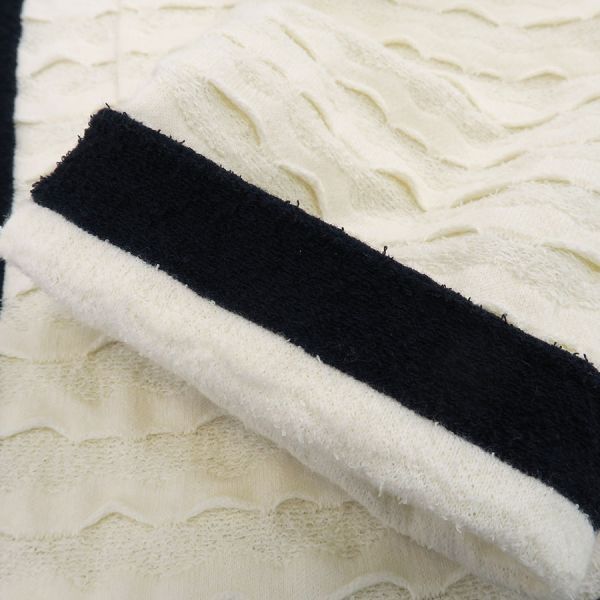 Chanel Cardigan P43011