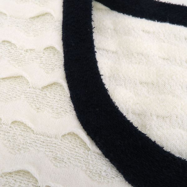 Chanel Cardigan P43011