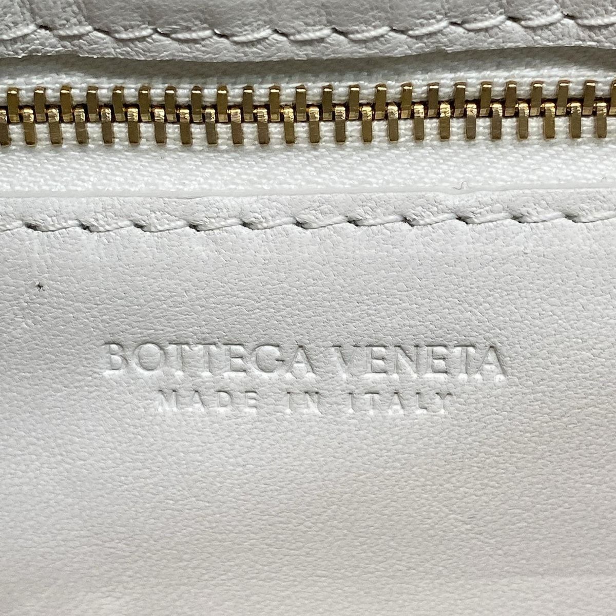Bottega Veneta Shoulder Bag Padded Cassette White Leather