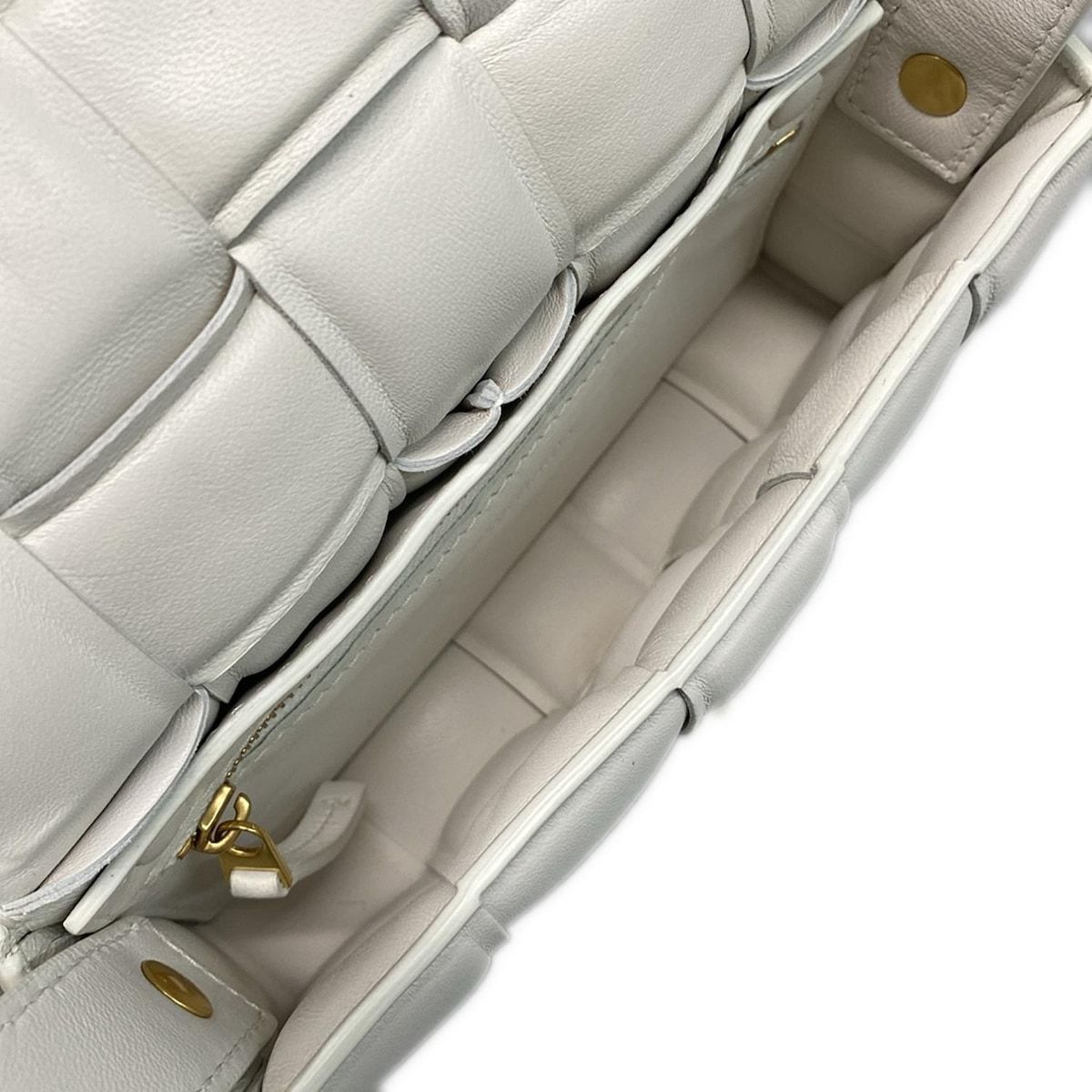 Bottega Veneta Shoulder Bag Padded Cassette White Leather