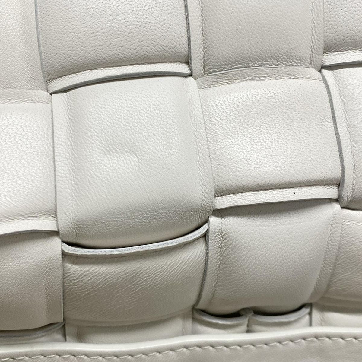 Bottega Veneta Shoulder Bag Padded Cassette White Leather