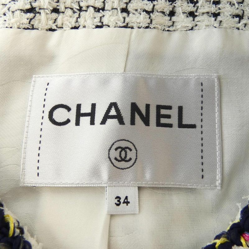 Chanel Look29 P70074v60046 Collarless Jacket