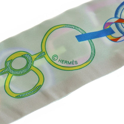 Hermes Twilly de Les Boucles Broderie Anglaise Do Re Boucles Green Silk Scarf