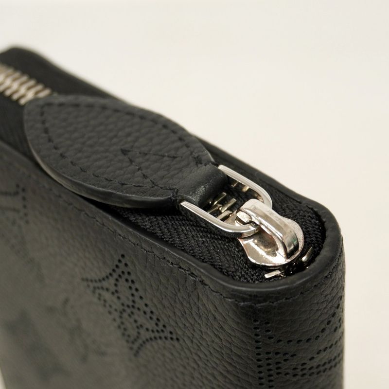 Louis Vuitton Mahina Zippy Wallet M61867 Noir Black Women