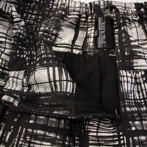Prada Flared Skirt Mini Length Full Pattern Bicolor Silk 40 Black White BB