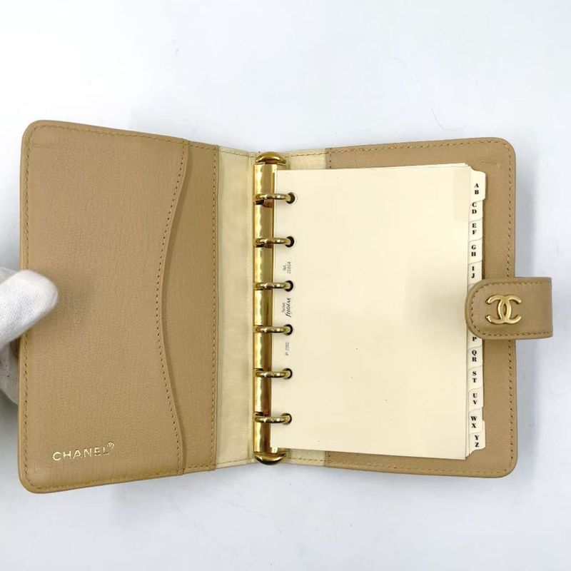 Chanel Leather Serial No 7 Leather Beige Notebook Cabas - Gold
