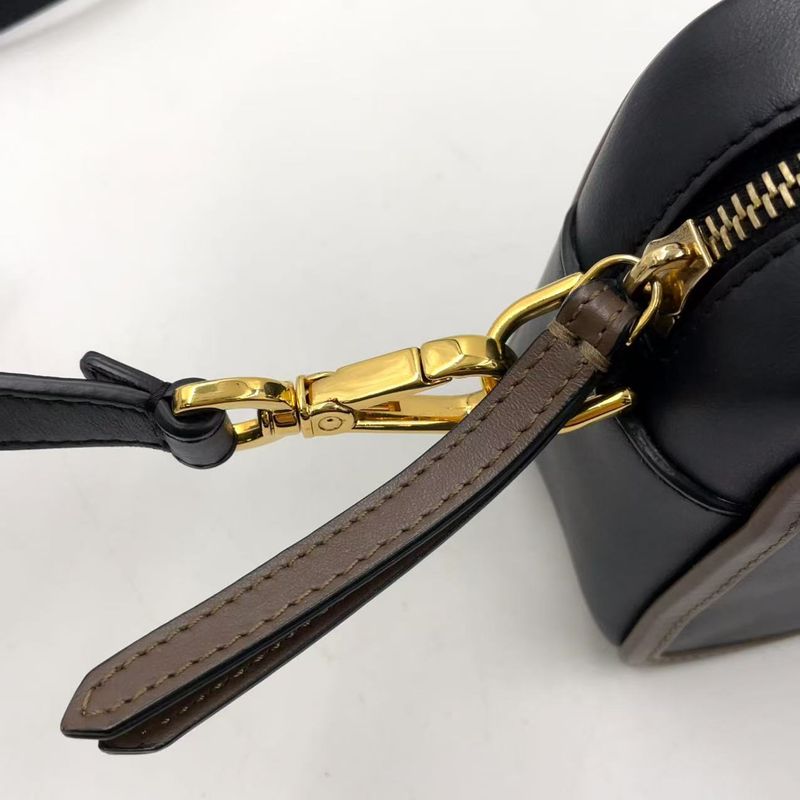 Fendi Cam Leather Brown and Black Shoulder Bag Gold 8bs019