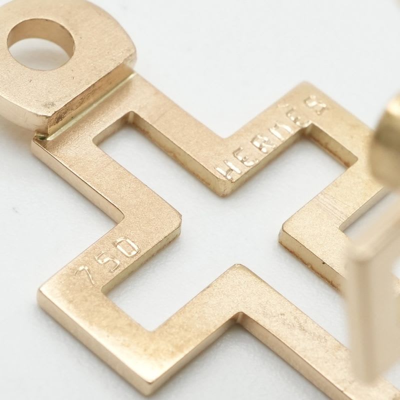 Hermes Cross 750 Gold Antique