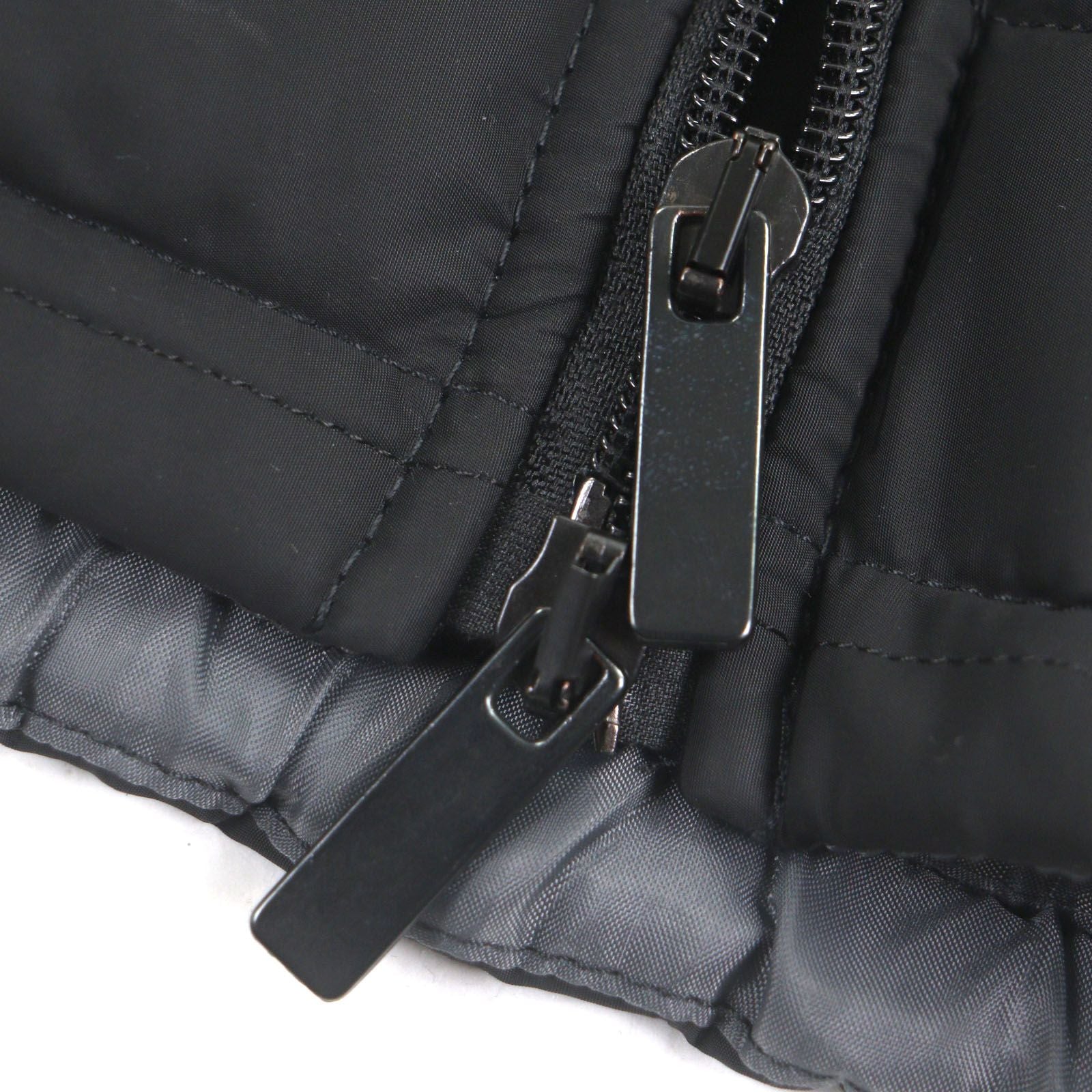 ▼Emporio Armani Made in 2020 0zr72w Zz090 Black Tag Padded