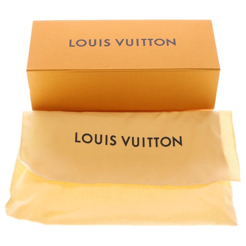 Louis Vuitton Trousse Elisabeth Monogram Mahina Punching Leather Magnolia