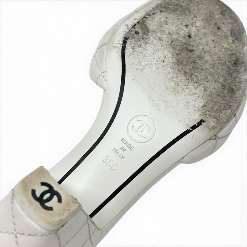 Chanel Sandals Shoes Leather White Gold Coco Mark Matelasse Mules