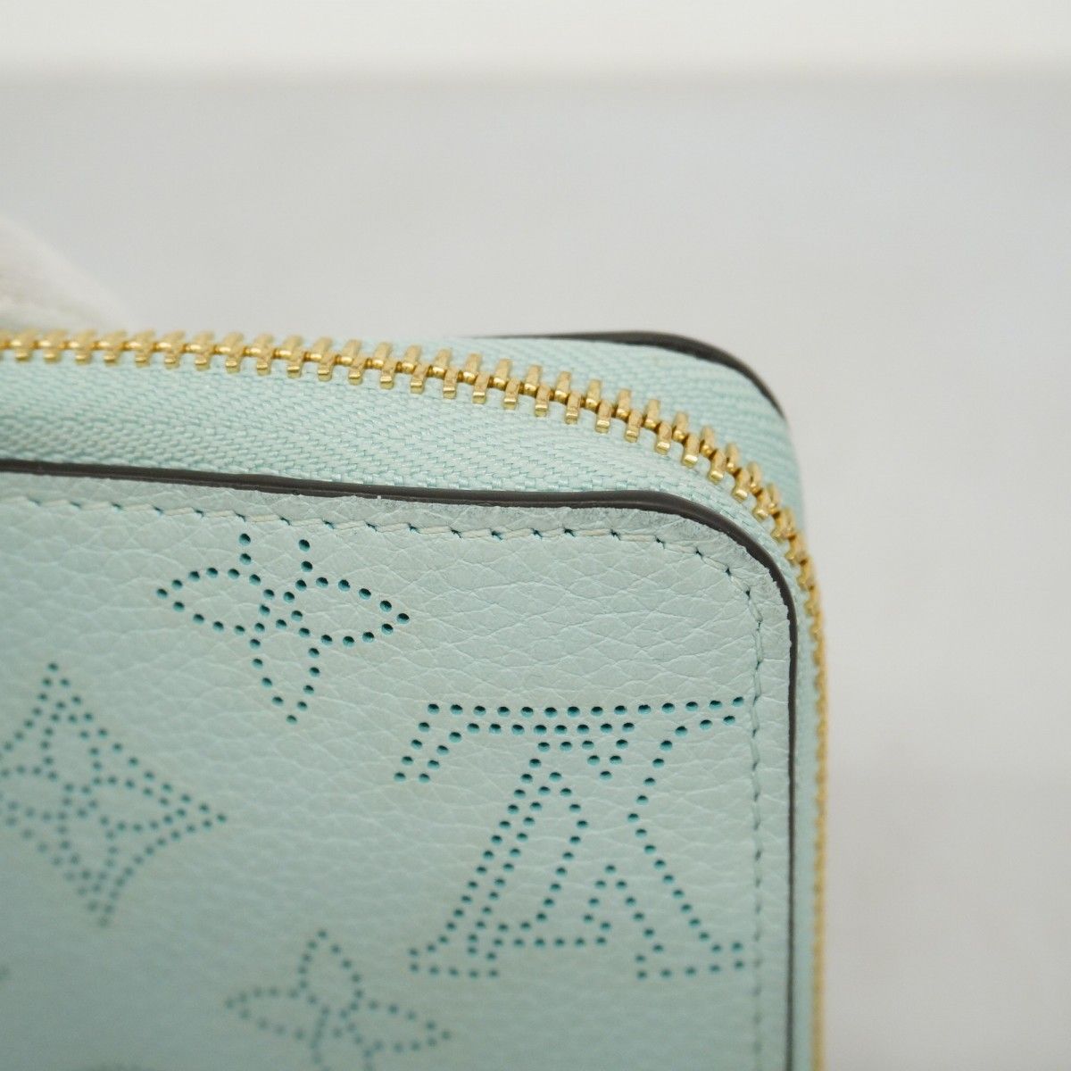 Louis Vuitton Long Wallet Mahina Zippy Wallet M83489 Mineral Blue