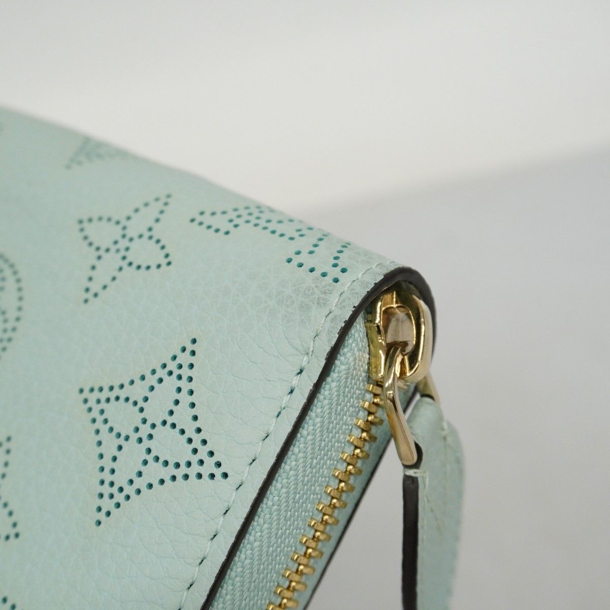 Louis Vuitton Long Wallet Mahina Zippy Wallet M83489 Mineral Blue
