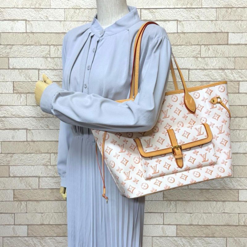 Louis Vuitton Neverfull MM Monogram Fall For You Tote Bag PVC M20921 Beige